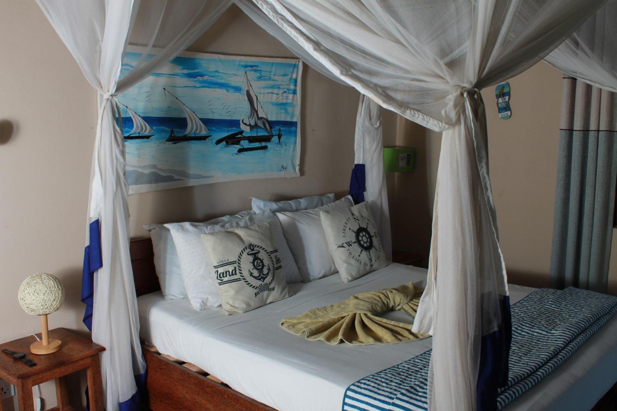 Driftwood Beach Lodge Jambiani  Exterior photo